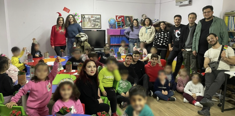 21.12.2024 / Çiçek Ekimi & Yüz Boyama & Kar Küresi Etkinliği