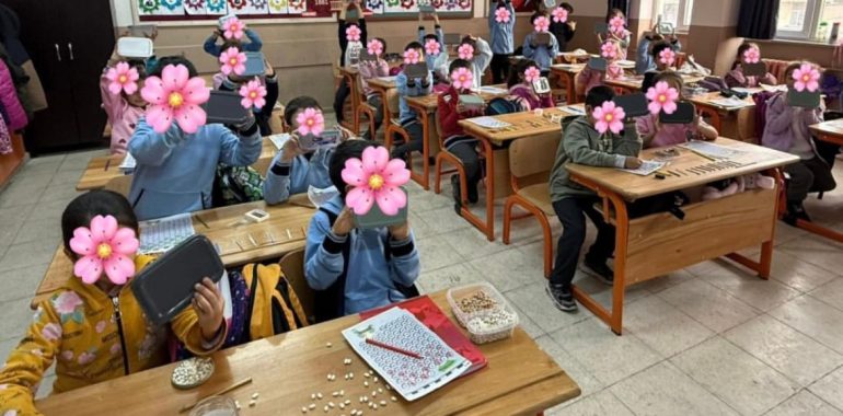 26.11.2025 / Okullara Temizlik Malzemeleri ile Çocuklara Beslenme Kabı Yardımı (Malatya, Hekimhan)